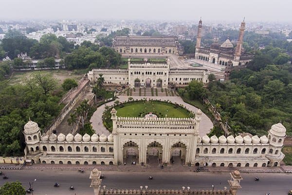 Top 10 Places to Visit in Lucknow – A Complete Travel Guide